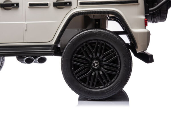 Mercedes G63 XXL fehér 4x4 12VElektromos kisautó 19906 - Image 9